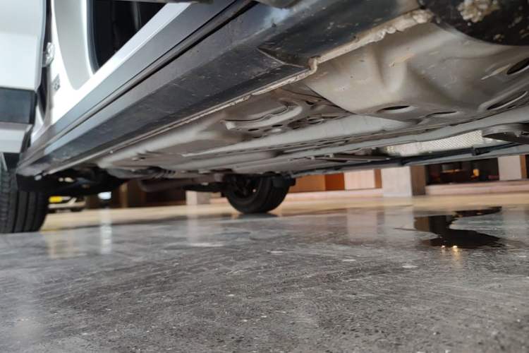 Used Cadillac XT4 2018 28T Two-Wheel Drive Leading Version Right Side Sill