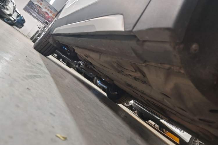 Used Cadillac XT4 2018 28T Two-Wheel Drive Leading Version Right Side Sill