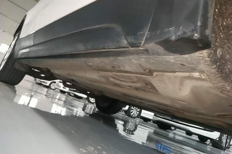 Used Cadillac XT4 2018 28T Two-Wheel Drive Tech Version Right Side Sill