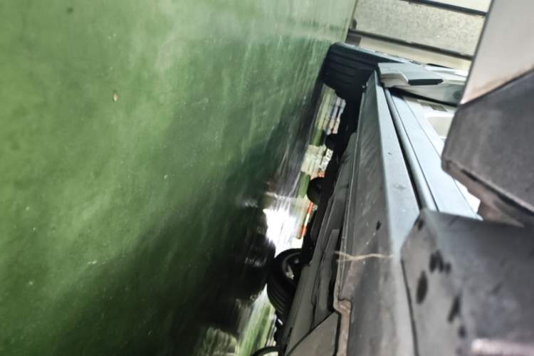 Used Cadillac XT4 2018 28T 4x4 Platinum Edition Right Side Sill