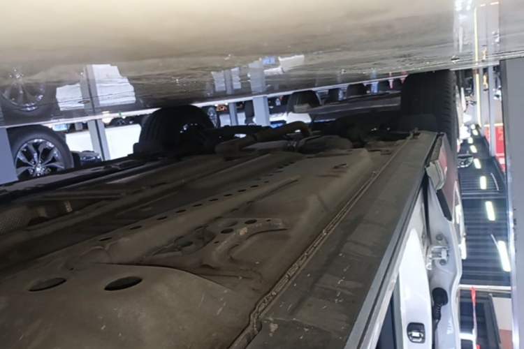 Used Cadillac XT4 2018 28T Two-Wheel Drive Leading Version Right Side Sill