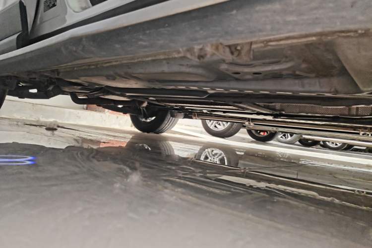 Used Cadillac XT4 2018 28T Two-Wheel Drive Tech Version Right Side Sill