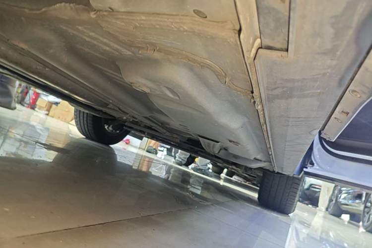 Used Cadillac XT4 2018 28T Two-Wheel Drive Leading Version Right Side Sill