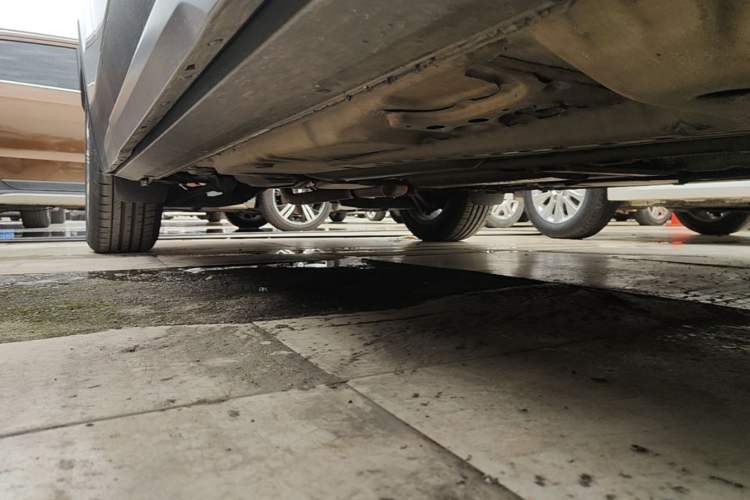 Used Cadillac XT4 2018 28T Two-Wheel Drive Leading Version Right Side Sill