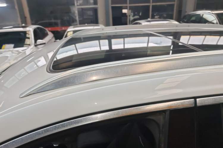 Used Cadillac XT4 2018 28T Two-Wheel Drive Leading Version Roof