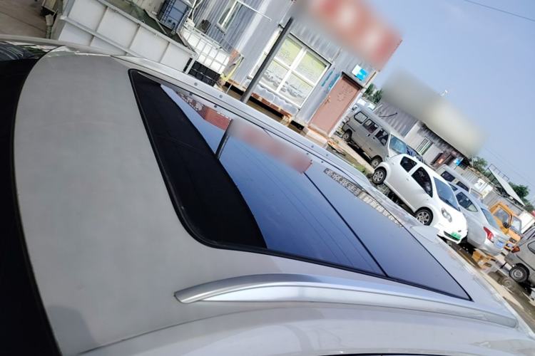Used Cadillac XT4 2018 28T Two-Wheel-Drive Luxury Model Roof