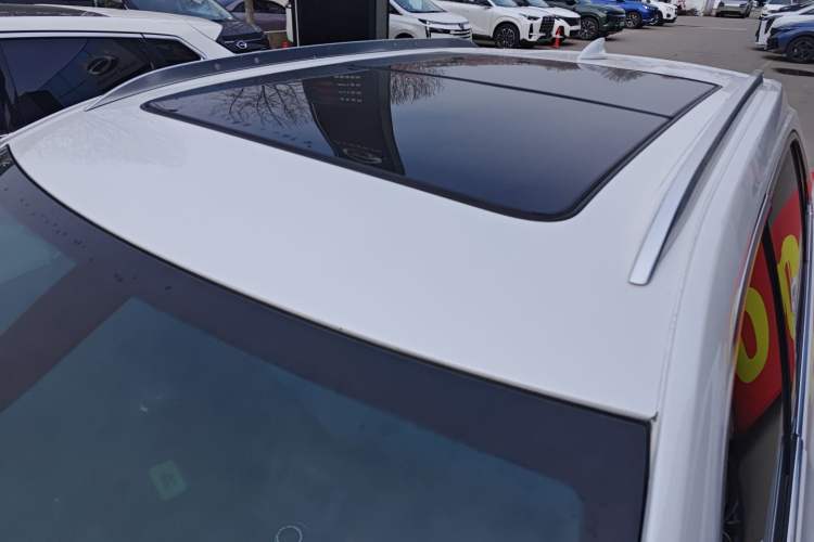 Used Cadillac XT4 2018 28T Two-Wheel Drive Leading Version Roof