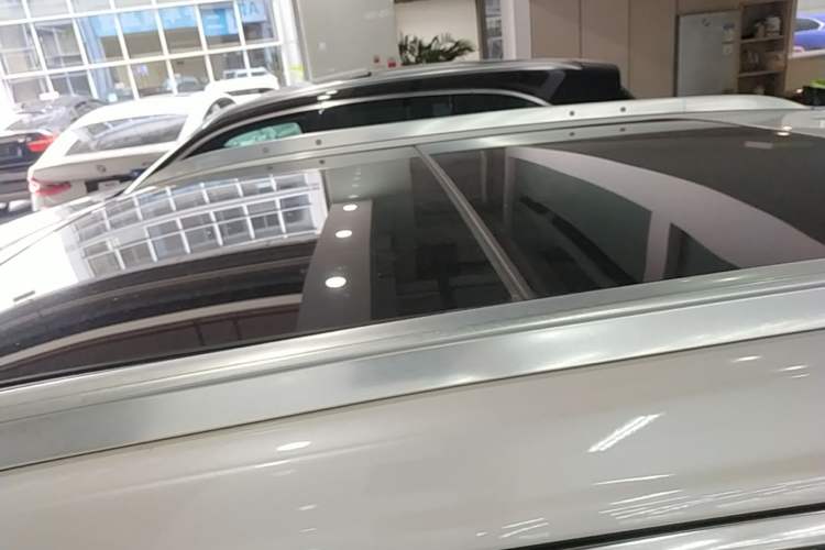 Used Cadillac XT4 2018 28T Two-Wheel Drive Leading Version Roof