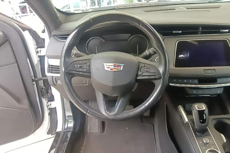 Used Cadillac XT4 2018 28T Two-Wheel Drive Leading Version Steering Wheel