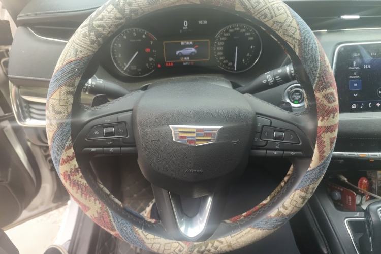 Used Cadillac XT4 2018 28T Two-Wheel Drive Tech Version Steering Wheel