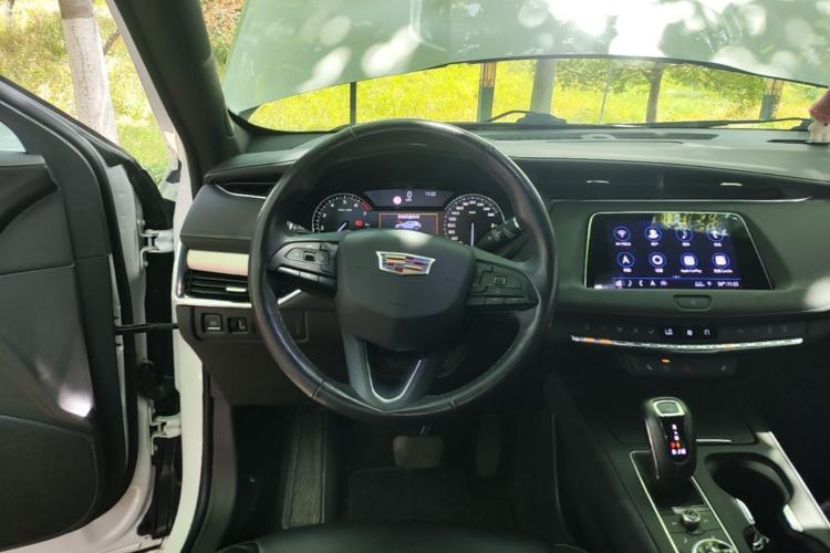Used Cadillac XT4 2018 28T Two-Wheel Drive Leading Version Steering Wheel