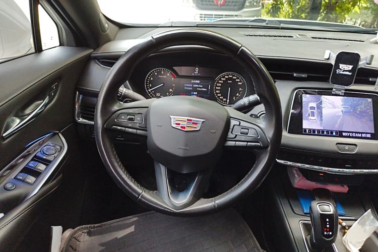 Used Cadillac XT4 2018 28T Two-Wheel Drive Tech Version Steering Wheel