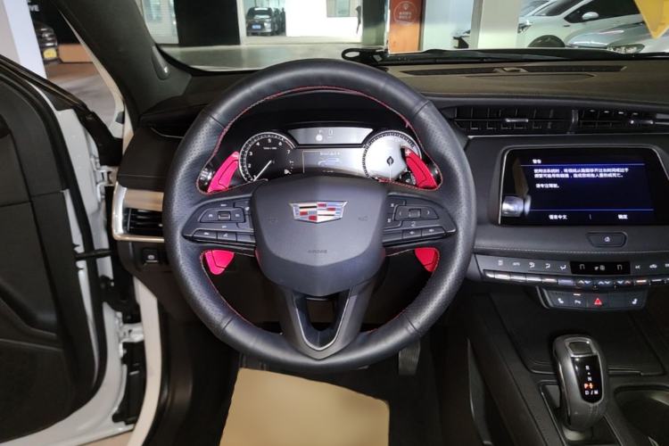 Used Cadillac XT4 2018 28T Two-Wheel Drive Leading Version Steering Wheel