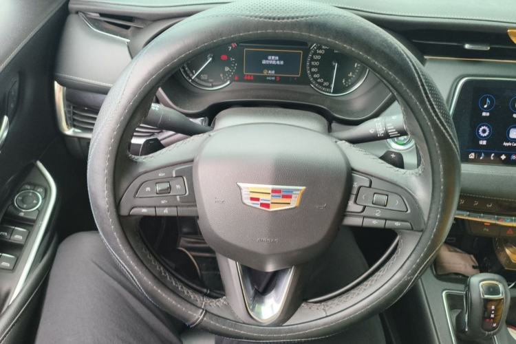 Used Cadillac XT4 2018 28T Two-Wheel Drive Tech Version Steering Wheel