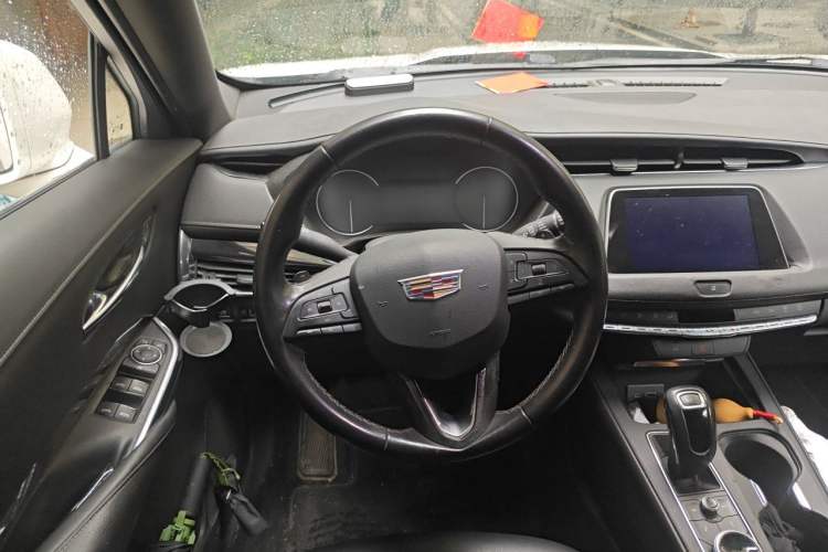 Used Cadillac XT4 2018 28T Two-Wheel Drive Tech Version Steering Wheel