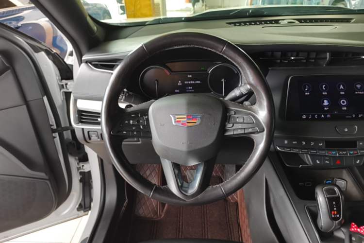 Used Cadillac XT4 2018 28T Two-Wheel Drive Leading Version Steering Wheel