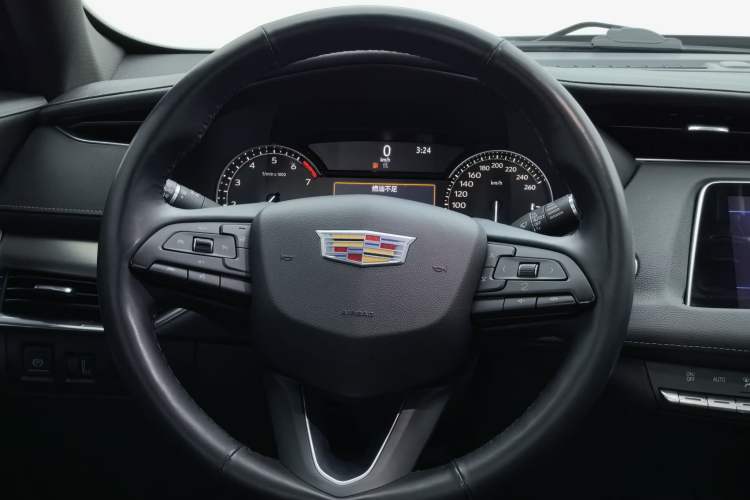 Used Cadillac XT4 2018 28T Two-Wheel-Drive Luxury Model Steering Wheel