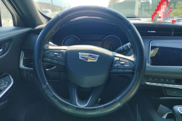 Used Cadillac XT4 2018 28T Two-Wheel Drive Tech Version Steering Wheel
