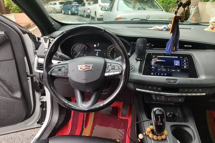 Used Cadillac XT4 2018 28T Two-Wheel-Drive Luxury Model Steering Wheel