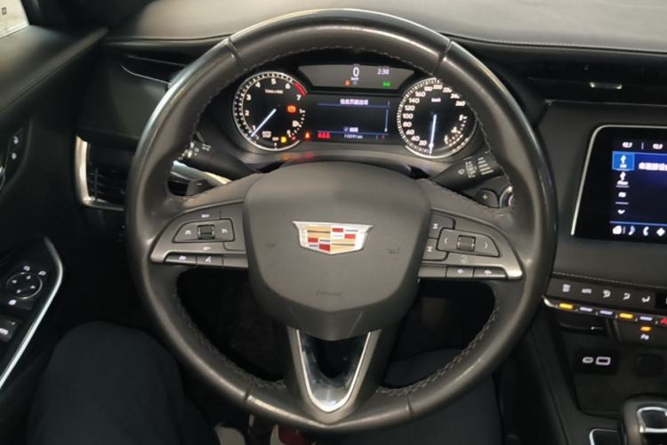 Used Cadillac XT4 2018 28T Two-Wheel Drive Tech Version Steering Wheel