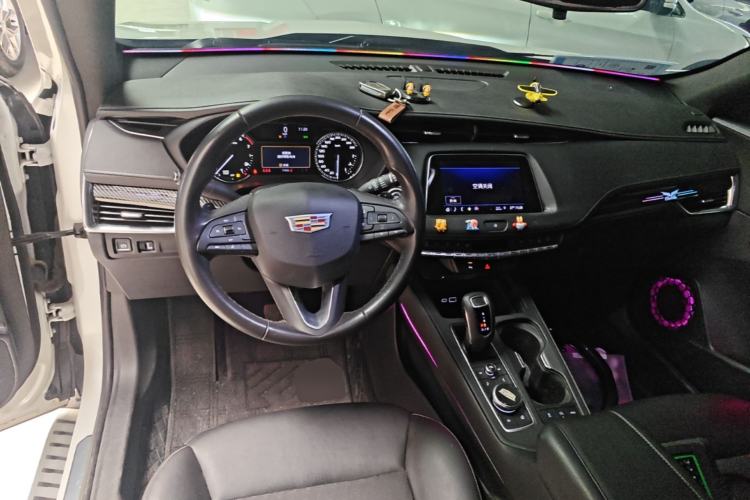 Used Cadillac XT4 2018 28T Two-Wheel Drive Tech Version Steering Wheel