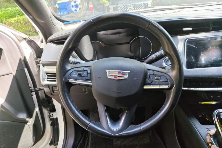 Used Cadillac XT4 2018 28T Two-Wheel Drive Leading Version Steering Wheel
