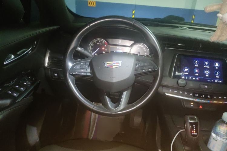 Used Cadillac XT4 2018 28T Two-Wheel Drive Tech Version Steering Wheel