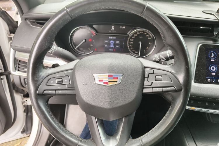 Used Cadillac XT4 2018 28T Two-Wheel Drive Tech Version Steering Wheel