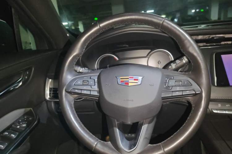 Used Cadillac XT4 2018 28T Two-Wheel Drive Leading Version Steering Wheel