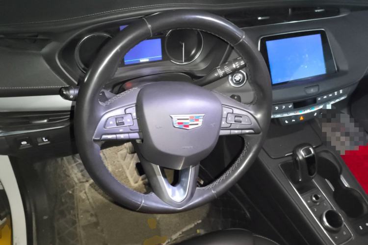 Used Cadillac XT4 2018 28T Two-Wheel-Drive Luxury Model Steering Wheel