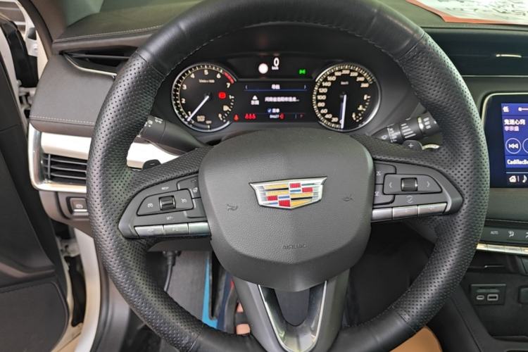 Used Cadillac XT4 2018 28T Two-Wheel Drive Leading Version Steering Wheel