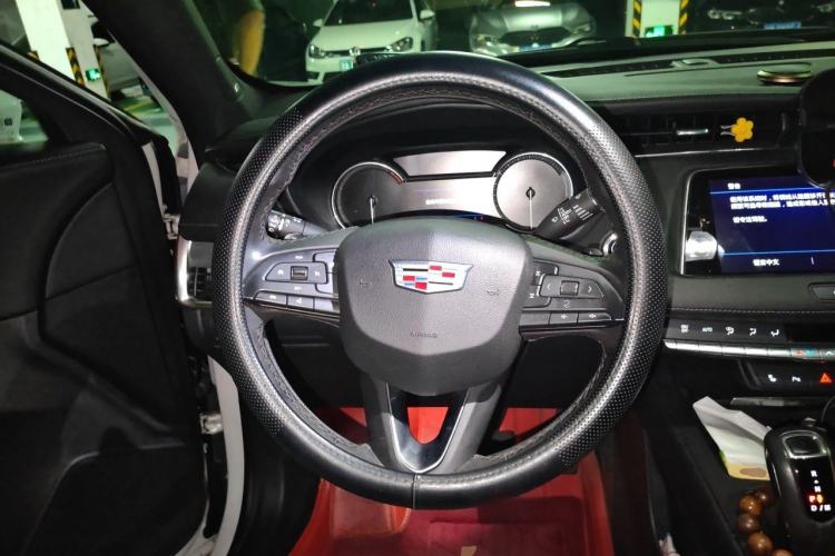 Used Cadillac XT4 2018 28T Two-Wheel Drive Leading Version Steering Wheel