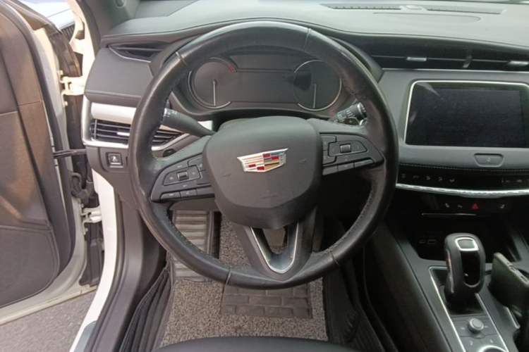 Used Cadillac XT4 2018 28T Two-Wheel Drive Leading Version Steering Wheel