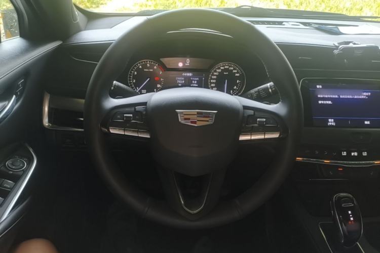 Used Cadillac XT4 2018 28T Two-Wheel Drive Leading Version Steering Wheel
