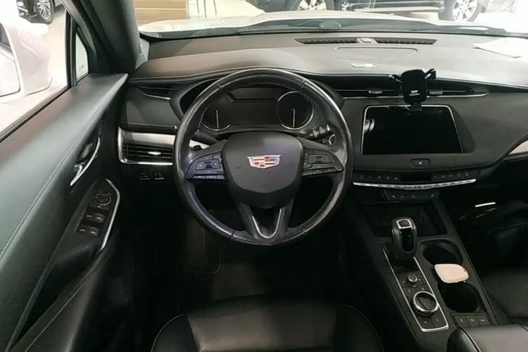 Used Cadillac XT4 2018 28T Two-Wheel Drive Leading Version Steering Wheel