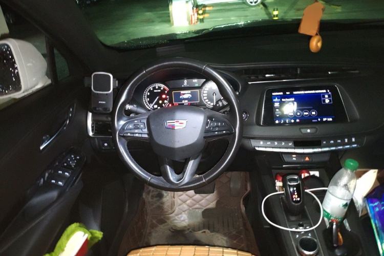 Used Cadillac XT4 2018 28T Two-Wheel Drive Tech Version Steering Wheel