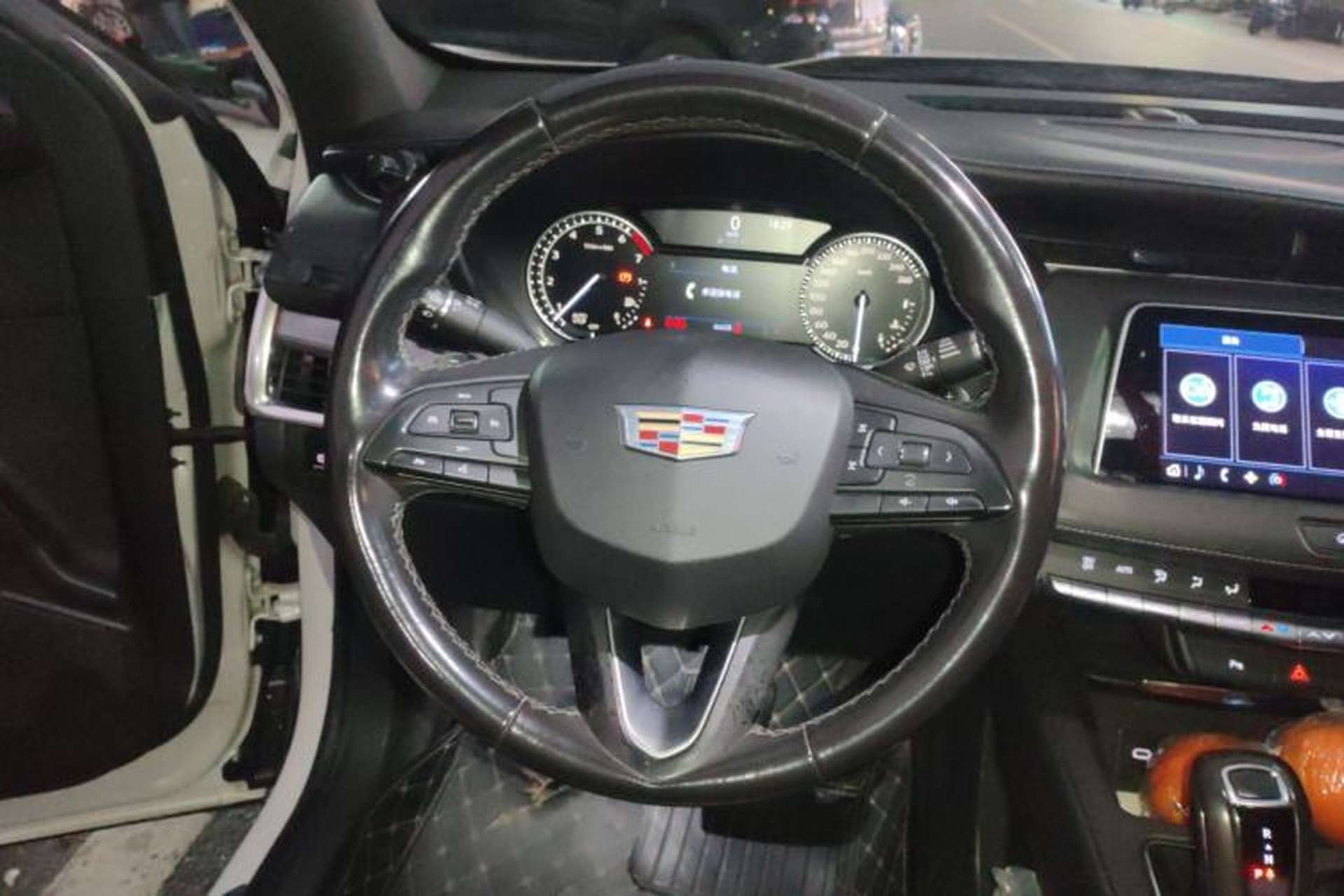 Used Cadillac XT4 2018 28T Two-Wheel Drive Tech Version Steering Wheel