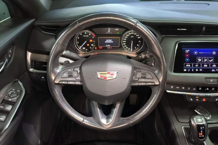 Used Cadillac XT4 2018 28T Two-Wheel-Drive Luxury Model Steering Wheel
