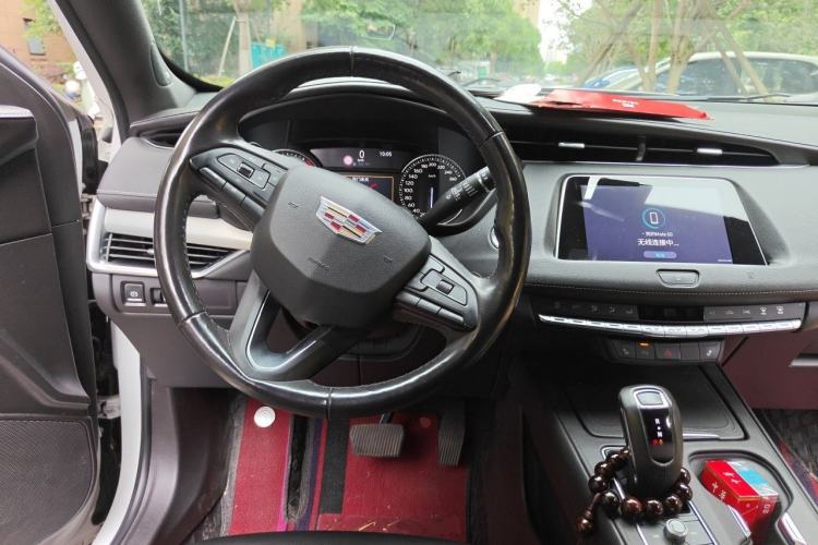Used Cadillac XT4 2018 28T Two-Wheel-Drive Luxury Model Steering Wheel