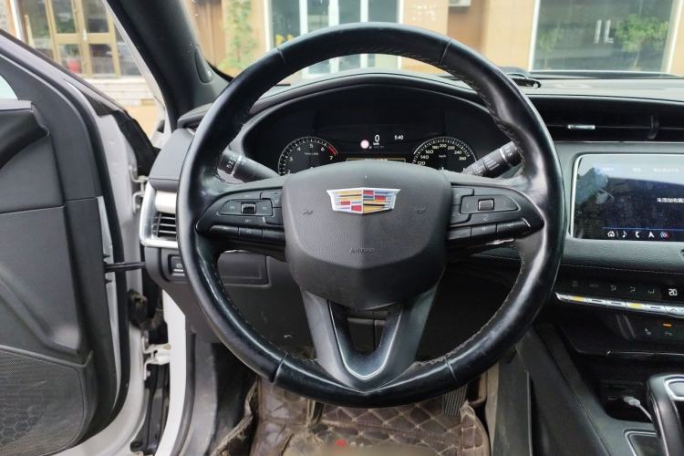 Used Cadillac XT4 2018 28T Two-Wheel Drive Leading Version Steering Wheel