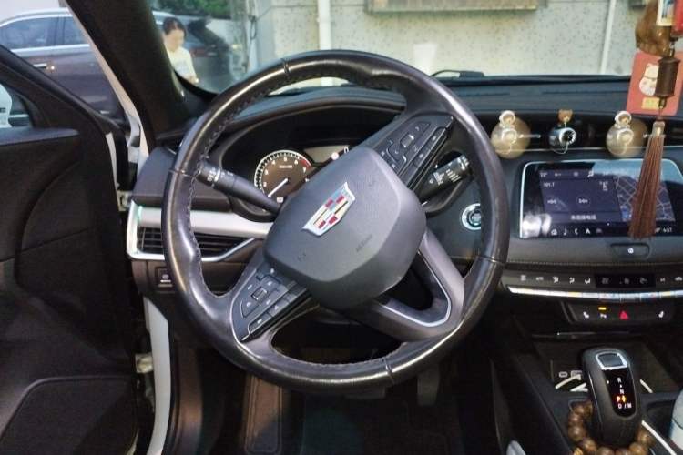 Used Cadillac XT4 2018 28T Two-Wheel Drive Leading Version Steering Wheel