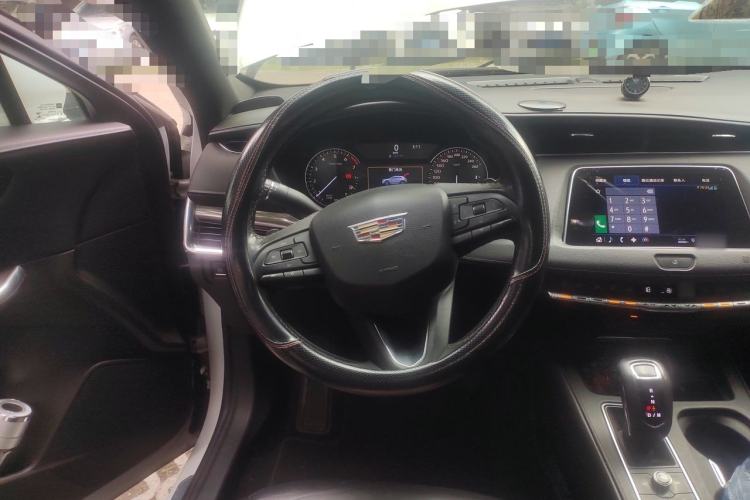 Used Cadillac XT4 2018 28T Two-Wheel Drive Tech Version Steering Wheel