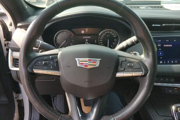 Used Cadillac XT4 2018 28T Two-Wheel Drive Leading Version Steering Wheel