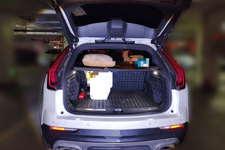 Used Cadillac XT4 2018 28T 4x4 Platinum Edition Trunk