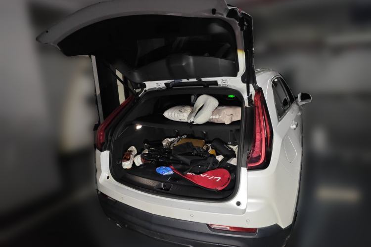 Used Cadillac XT4 2018 28T Two-Wheel Drive Tech Version Trunk