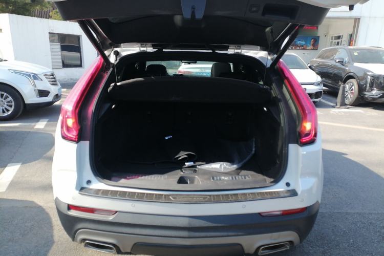 Used Cadillac XT4 2018 28T Two-Wheel Drive Leading Version Trunk
