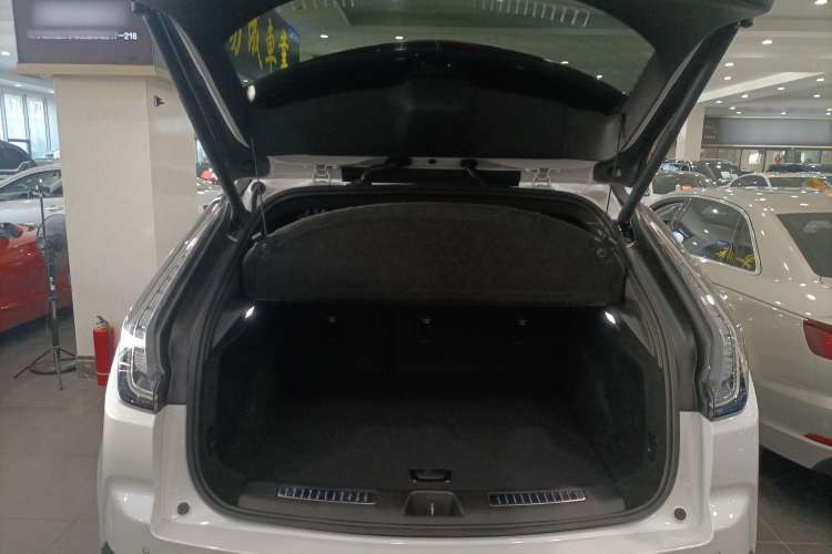 Used Cadillac XT4 2018 28T 4x4 Platinum Sport Edition Trunk