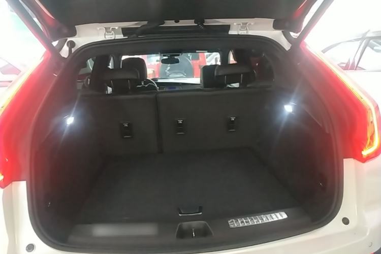 Used Cadillac XT4 2018 28T Two-Wheel Drive Leading Version Trunk