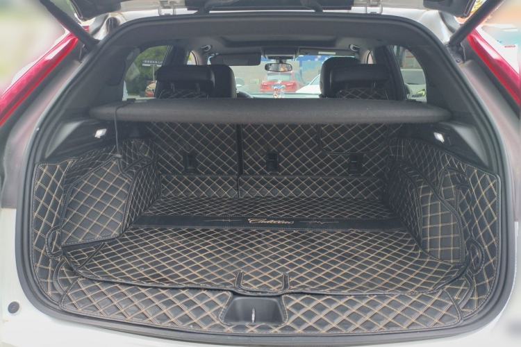 Used Cadillac XT4 2018 28T Two-Wheel-Drive Luxury Model Trunk