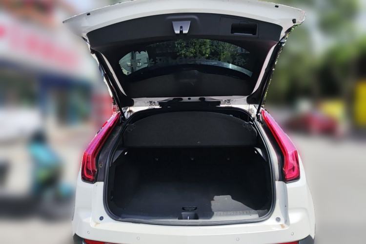 Used Cadillac XT4 2018 28T Two-Wheel Drive Tech Version Trunk